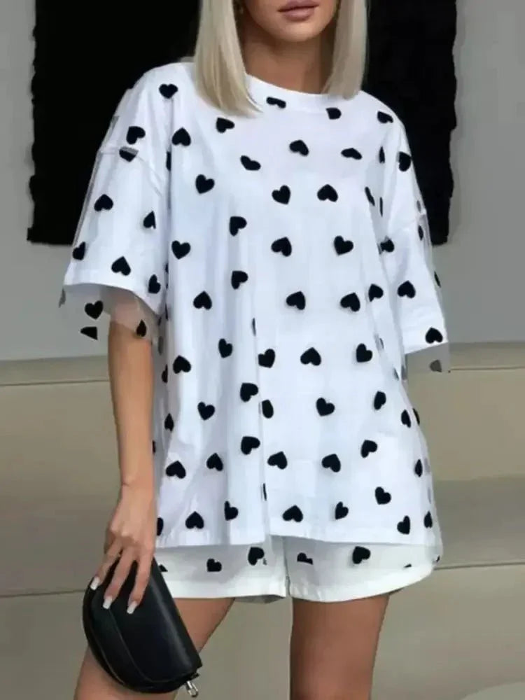 Heart Print Oversized T-Shirt - Update AvenueT-ShirtsTrendsi100100200941396100100200941396ce28237e - 5222 - 4cda - bce6 - f8be91b69eb2 - Max - OriginWhite