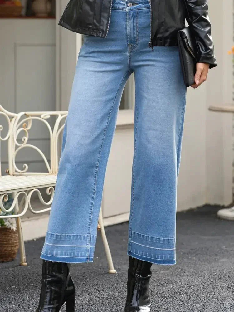 High Waist Wide Leg Washed Jeans - Update AvenueDaily EssentialsTrendsi1001004415975471001004415975471b20a9816b85486e98c514dee409b4c1 - Max - OriginLight Blue
