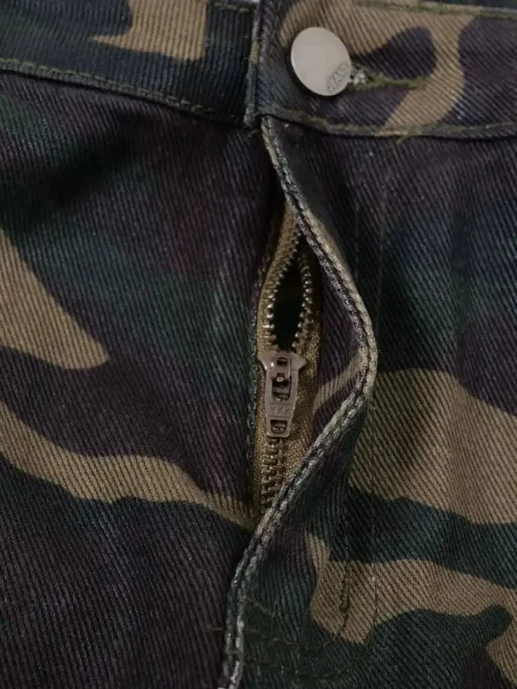 Men's Camouflage Bootcut Jeans with Seam Detail - Update AvenueTrendsi100400034030074100400034030074Men's Camouflage Bootcut Jeans with Seam DetailGreen