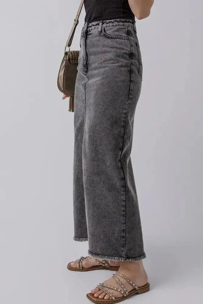 Raw Hem Midi Denim Skirt with Pockets - Update AvenueDenim Dresses & SkirtsTrendsi100100418551947100100418551947e7b4433b - aed4 - 4c95 - 84f1 - 1341eb5681a8 - MaxDark