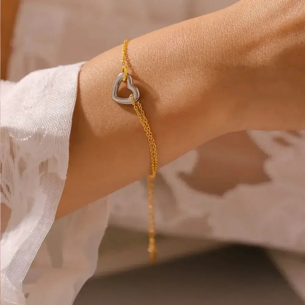 18K Gold - Plated Heart Bracelet - Update AvenueBraceletsTrendsi10050075267137310050075267137318K Gold - Plated Heart BraceletGold