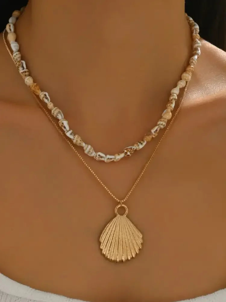 18K Gold-Plated Shell Layered Shell Pendant Necklace