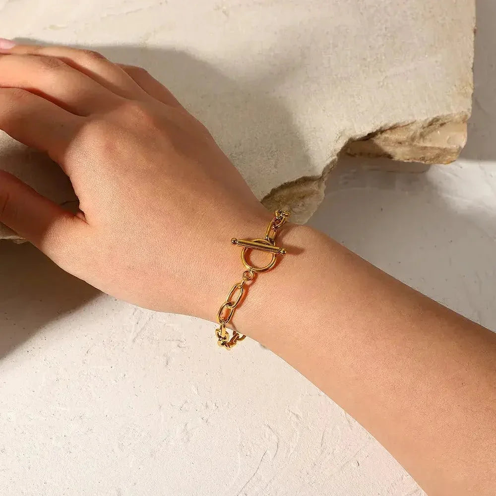 18K Gold - Plated Stainless Steel Toggle Chain Bracelet - Update AvenueBraceletsTrendsi10050005403152110050005403152118K Gold - Plated Stainless Steel Toggle Chain BraceletGold