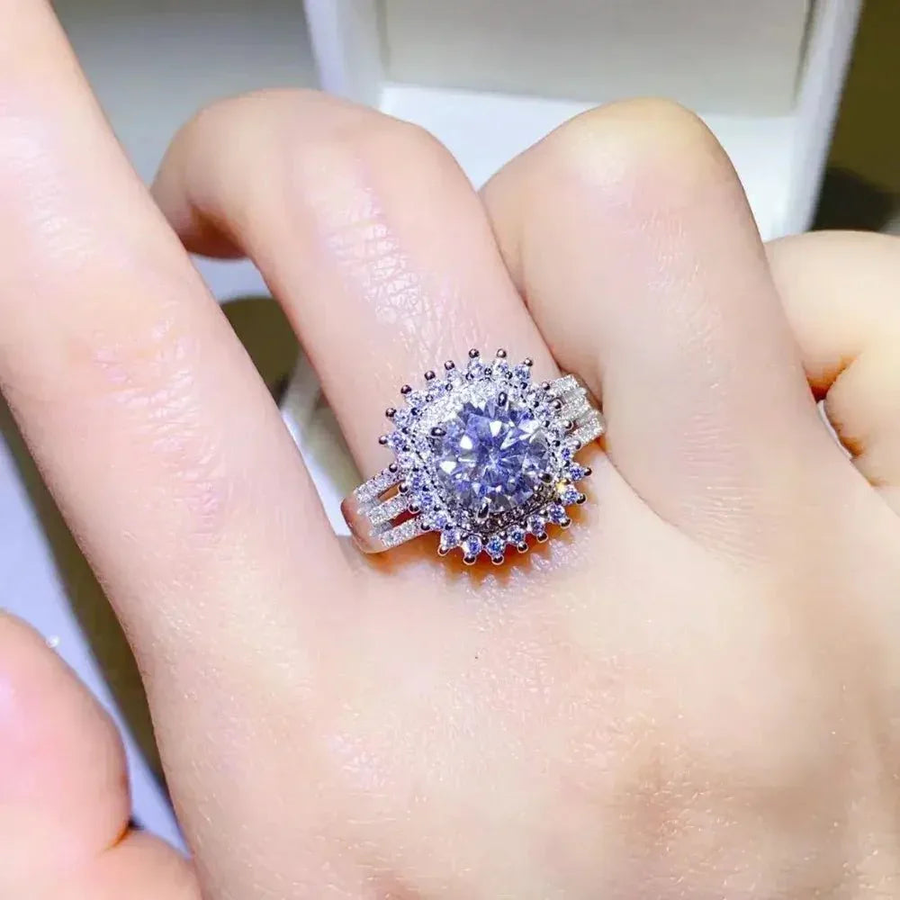 2 Carat Moissanite 925 Sterling Silver Ring - Update AvenueRingTrendsi1005004428514021005004428514022 Carat Moissanite 925 Sterling Silver RingSilver
