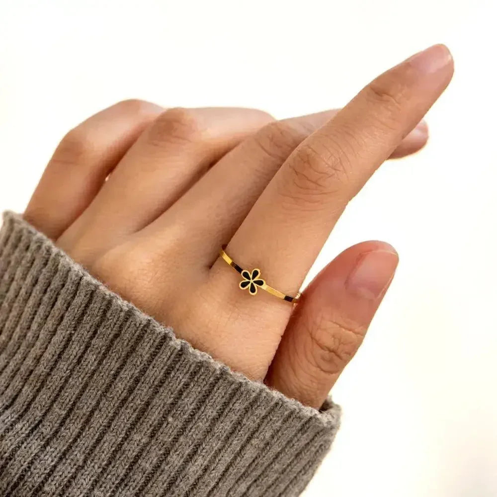 925 Sterling Silver Enamel Flower Ring - Update AvenueRingTrendsi100500312225402100500312225402925 Sterling Silver Enamel Flower RingBlack