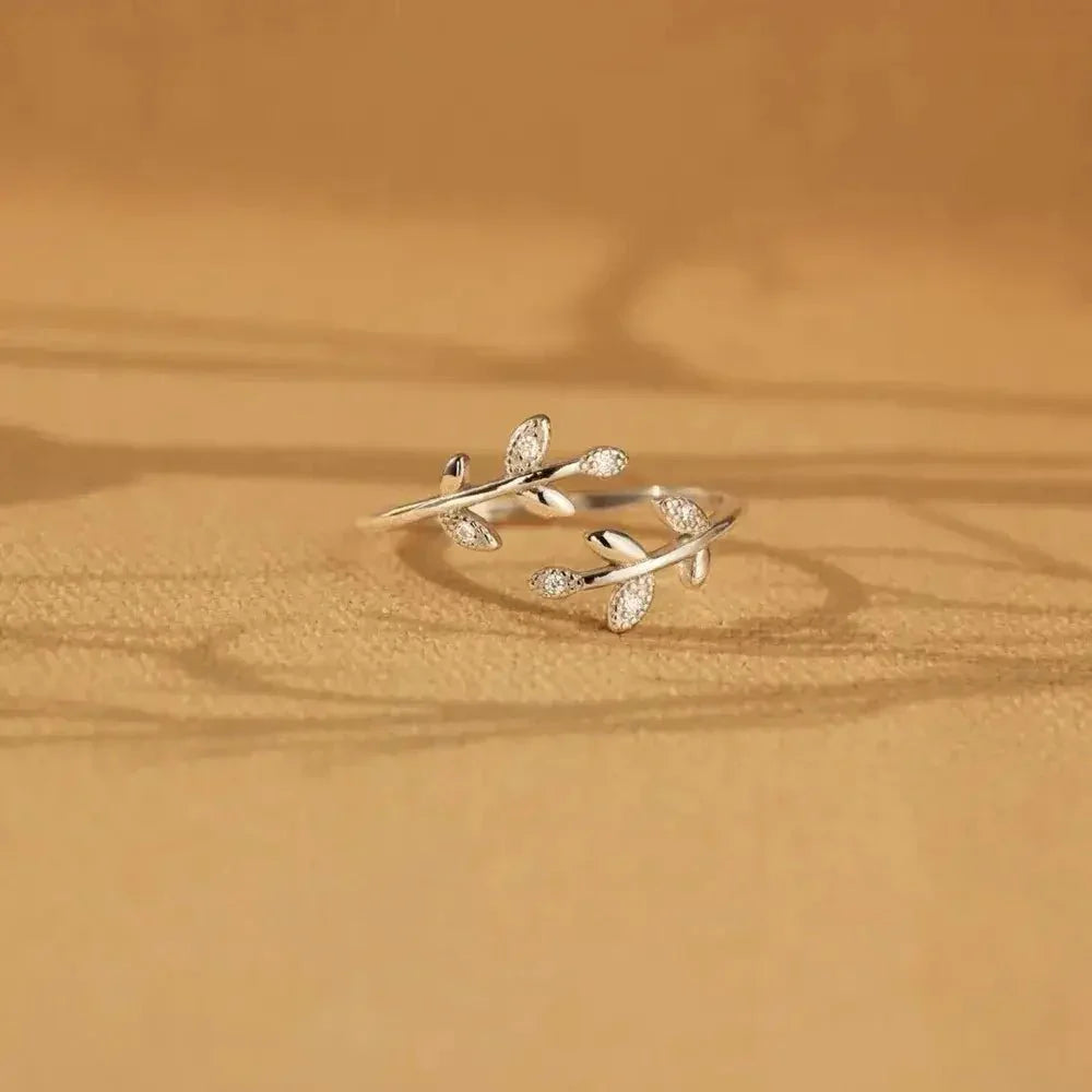 925 Sterling Silver Zircon Leaf Shape Ring - Update AvenueRingTrendsi100500188492613100500188492613925 Sterling Silver Zircon Leaf Shape RingSilver