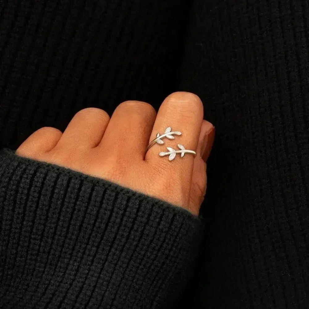 925 Sterling Silver Zircon Leaf Shape Ring - Update AvenueRingTrendsi100500188492613100500188492613925 Sterling Silver Zircon Leaf Shape RingSilver