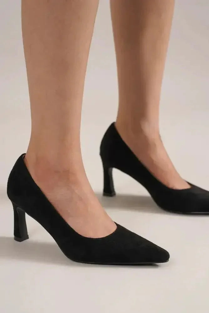 Beast Fashion Faux Suede Point Toe Pumps - Update AvenueTrendsi100600830911646100600830911646Beast Fashion Faux Suede Point Toe PumpsBlack
