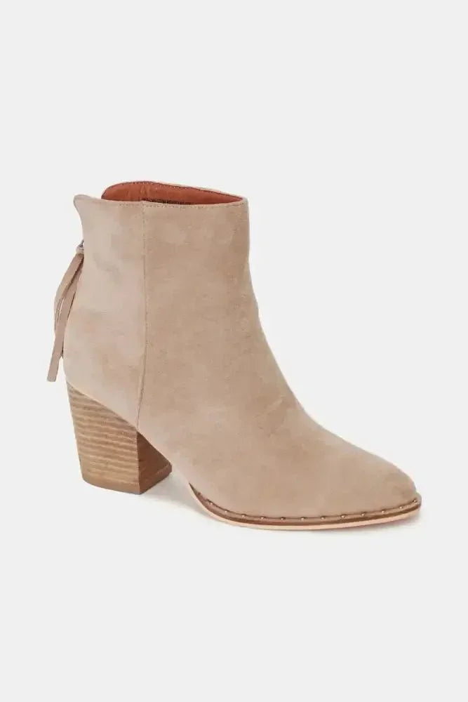 Beast Fashion Suede Point Toe Ankle Booties - Update AvenueTrendsi100600275641618100600275641618Beast Fashion Suede Point Toe Ankle BootiesTaupe