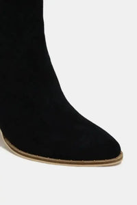 Beast Fashion Suede Point Toe Ankle Booties - Update AvenueTrendsi100600620831960100600620831960Beast Fashion Suede Point Toe Ankle BootiesBlack