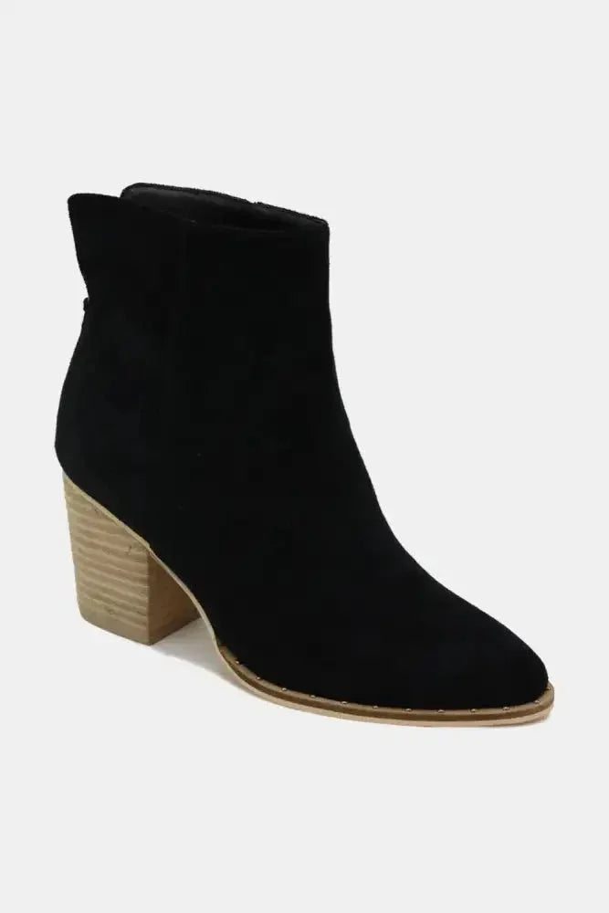 Beast Fashion Suede Point Toe Ankle Booties - Update AvenueTrendsi100600620831960100600620831960Beast Fashion Suede Point Toe Ankle BootiesBlack