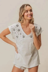 BiBi Slub Jersey Rhinestone V Neck Top - Update AvenueT-ShirtsTrendsi1001005720314921001005720314925727b09bb2af47f38017b0affc485810 - Max - OriginOFF WHITE