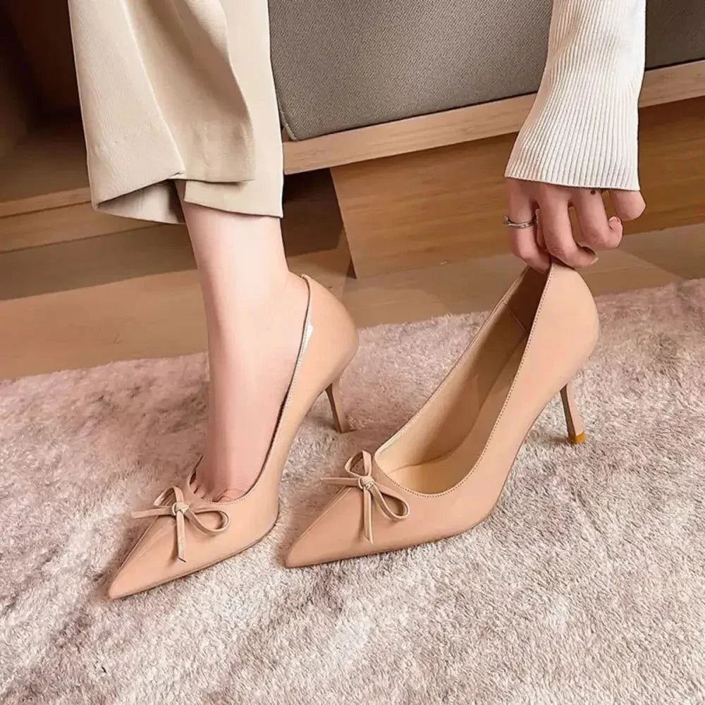Bow Detail Point Toe Pumps - Update AvenueTrendsi100600779001030100600779001030Bow Detail Point Toe PumpsApricot