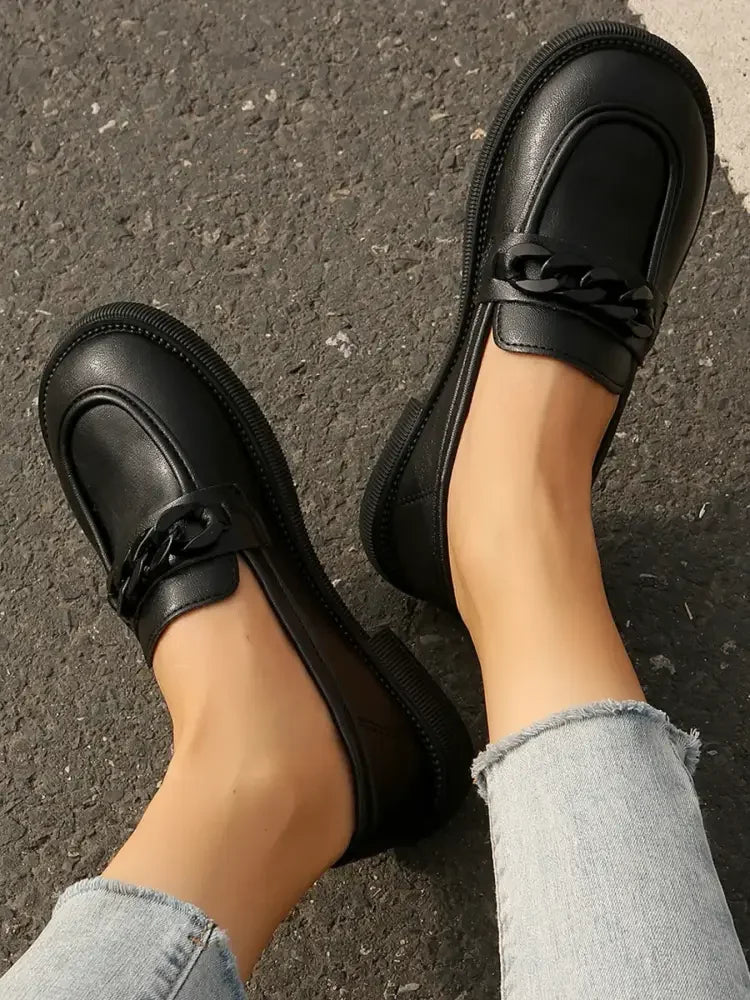 Chain Detail Leather Loafers