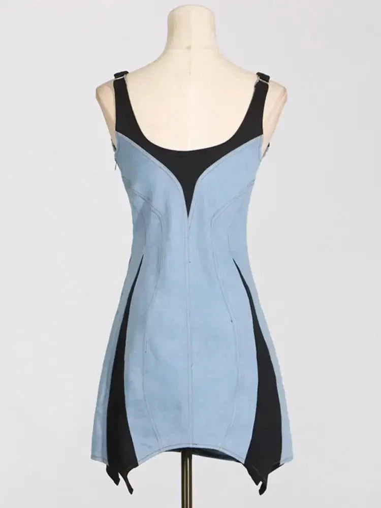 Contrast Adjustable Strap Denim Dress - Update AvenueDenim Dresses & SkirtsTrendsi1001004933919461001004933919469fd78aedaa5c4ad588b090604db9b7a9 - Max - OriginBlue
