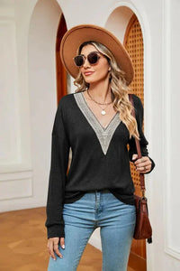 Contrast V - Neck Long Sleeve Blouse - Update AvenueTrendsi100101132502971100101132502971ec32e4afedf7433fad35ebab80c2e449 - MaxBlack