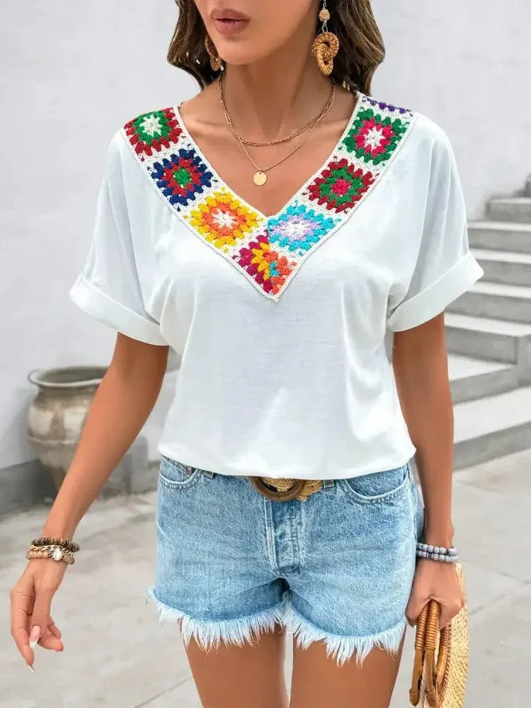 Contrast V - Neck Short Sleeve Top - Update AvenueT-ShirtsTrendsi1001003238918531001003238918532d5a6164 - 9008 - 49fe - a949 - 62513f748dee - Max - OriginWhite