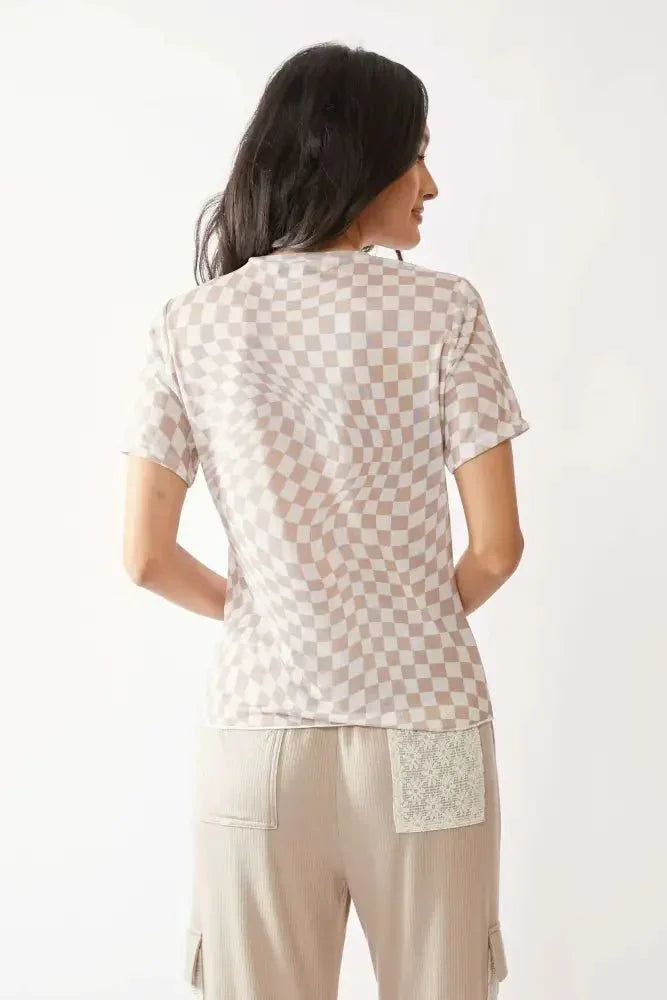 Davi & Dani Checker Board Printed Mesh Short Sleeve Top - Update AvenueTrendsi10010001490157810010001490157865de29c605a44b98908ee38d3b537cc8 - Max - OriginIVORY TAUPE