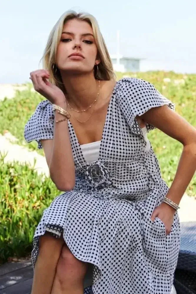 Davi & Dani Jacquard V - Neck Flutter Cap Sleeve Tiered Dress - Update AvenueEffortless Elegance: DressesTrendsi1001003734317661001003734317668b474a54189b4d508f8040f472f05777 - Max - OriginBlack Ivory