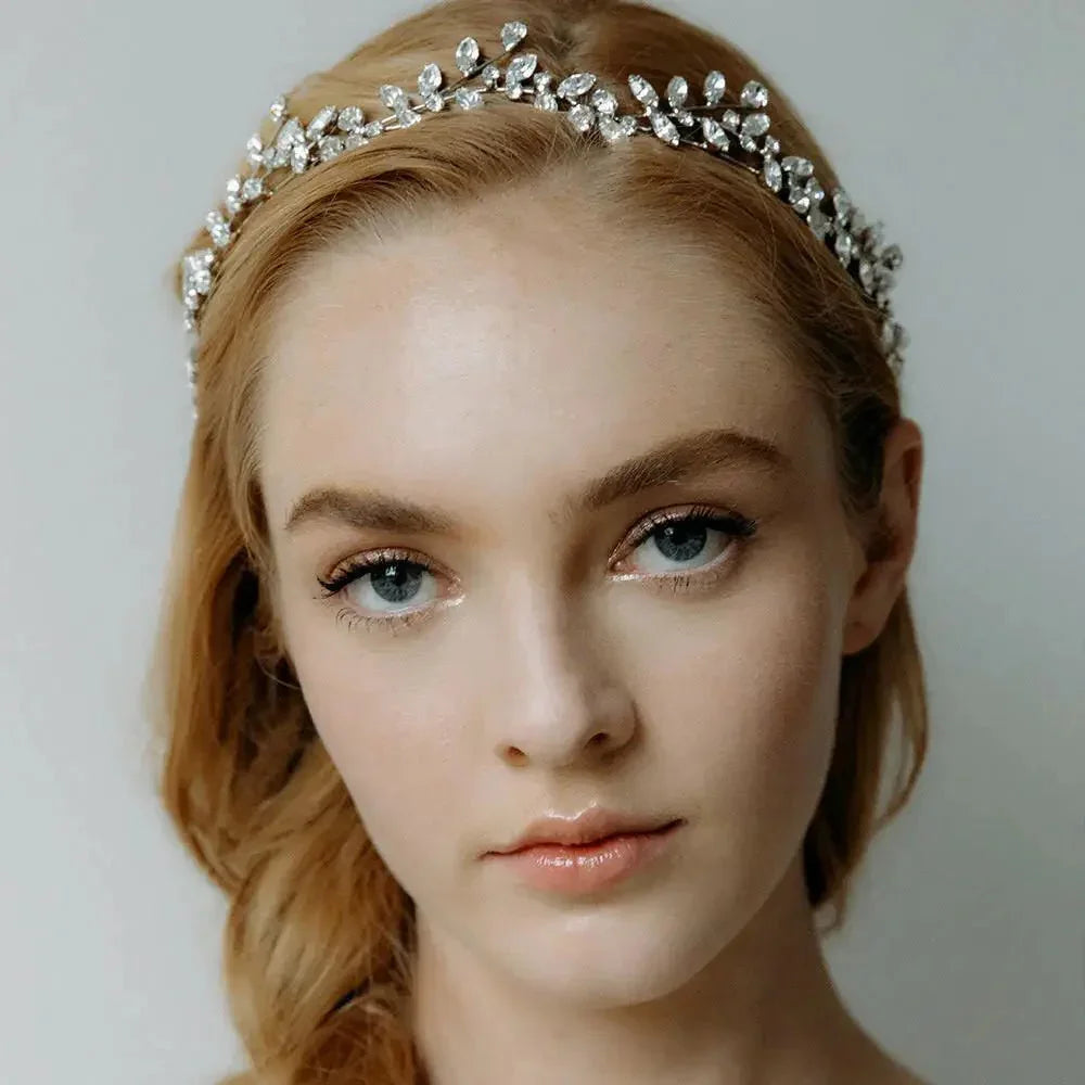 European and American light luxury wedding headband headdress bridal jewelry simple temperament crystal flower headband Hair band - Update AvenueUpdate Avenues211158473808001European and American light luxury wedding headband headdress bridal jewelry simple temperament crystal flower headband Hair bandSilver