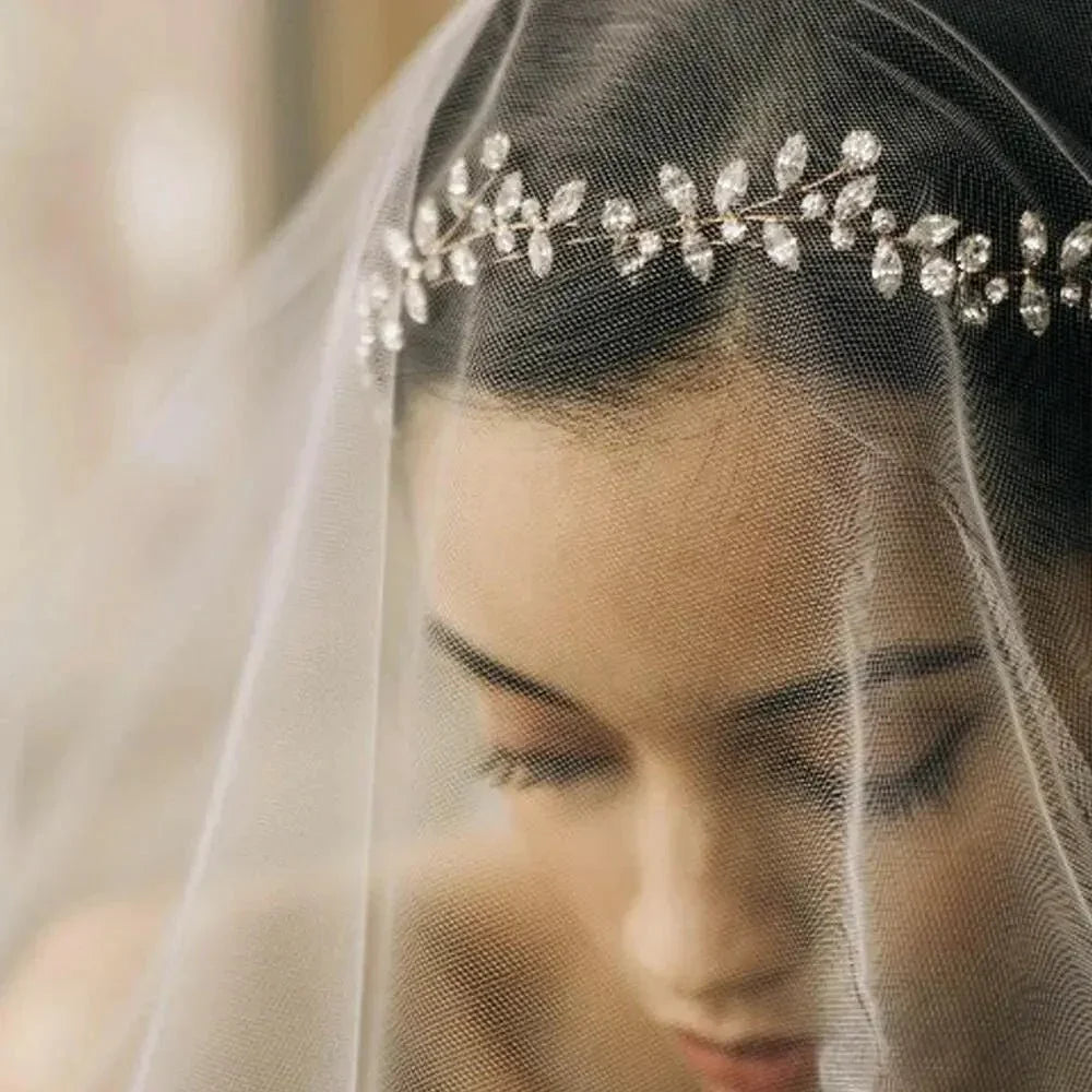European and American light luxury wedding headband headdress bridal jewelry simple temperament crystal flower headband Hair band - Update AvenueUpdate Avenues211158473808001European and American light luxury wedding headband headdress bridal jewelry simple temperament crystal flower headband Hair bandSilver
