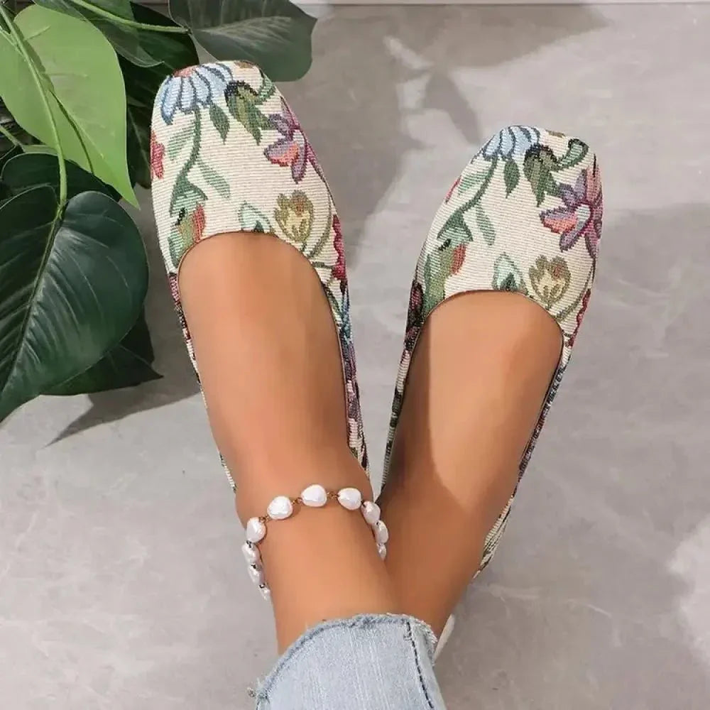 Floral Print Comfort Slip - Ons - Update AvenueTrendsi100600449160879100600449160879Floral Print Comfort Slip - OnsBeige