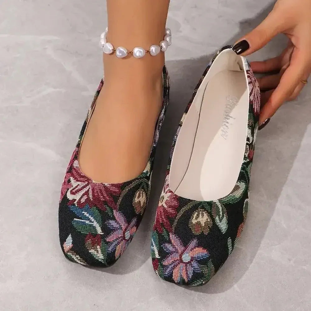 Floral Print Comfort Slip - Ons - Update AvenueTrendsi100600449164964100600449164964Floral Print Comfort Slip - OnsBlack
