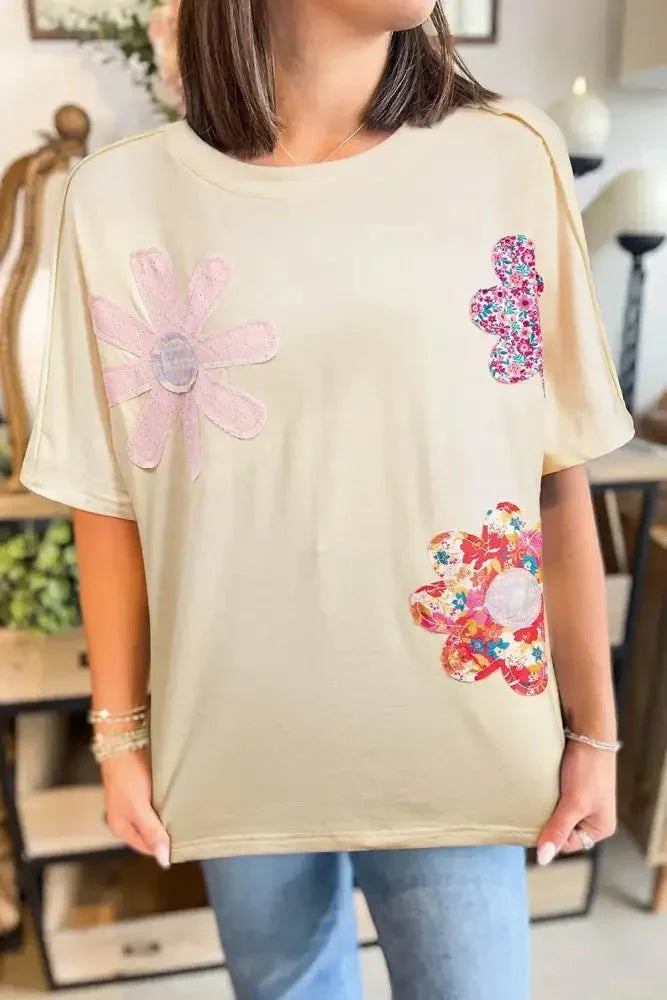 Flower Patched Exposed Stitching Trim Crew Neck Loose Tee - Update AvenueT-ShirtsTrendsi100100250996323100100250996323d450133c - 84ca - 4c41 - b853 - 6ea8d5b70da1 - Max - OriginCream