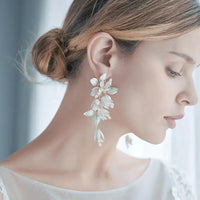H5110 bridal earrings Europe and the United States fashion cross - border explosion zircon handmade jewelry earrings tassel earrings headwear - Update AvenueUpdate Avenues211875900435001H5110 bridal earrings Europe and the United States fashion cross - border explosion zircon handmade jewelry earrings tassel earrings headwear - Update AvenuesH5109 KC Gold Earrings