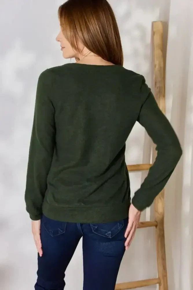 Hailey & Co Full Size Colorblock V - Neck Blouse - Update AvenueTrendsi100101127326517100101127326517e27678e6 - 2f2b - 4aaf - 9fa9 - 0aad2174f482 - MaxOlive