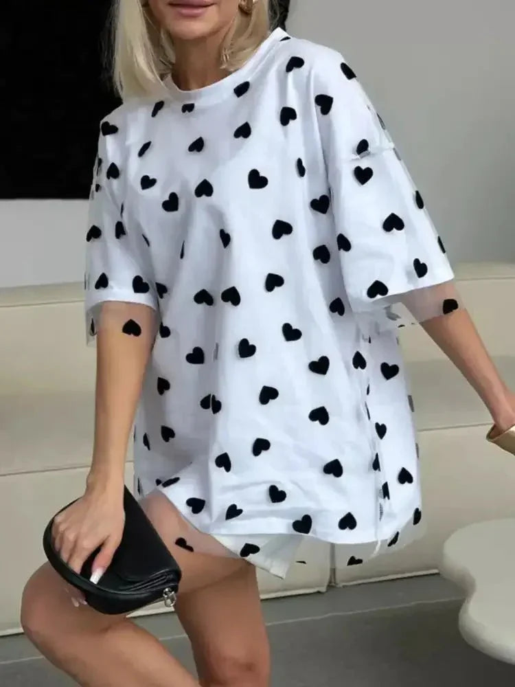 Heart Print Oversized T-Shirt - Update AvenueT-ShirtsTrendsi100100200941396100100200941396a7bf8862 - f1a3 - 4ea8 - 904b - fe615d371ef2 - Max - OriginWhite