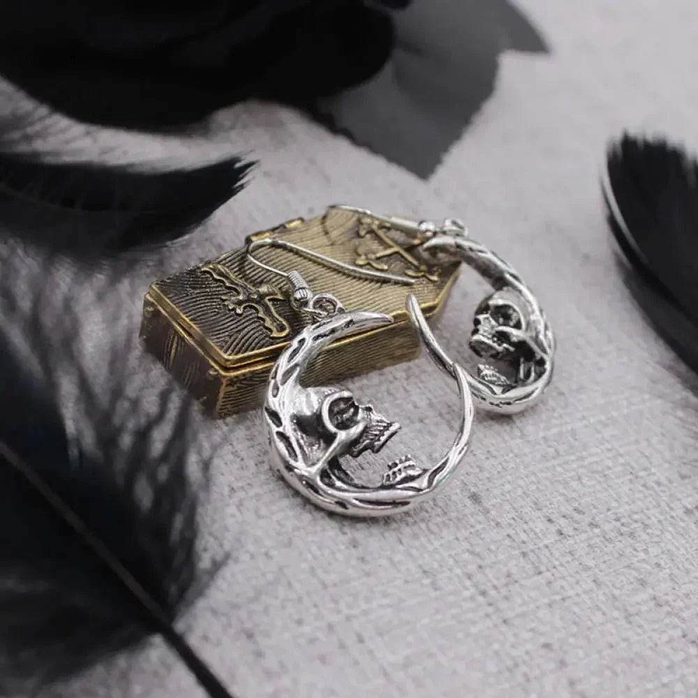 Independent station cross - border new gothic dark wind skull earrings Europe and the United States fashion retro crescent earrings - Update AvenueUpdate Avenues212955581507001Independent station cross - border new gothic dark wind skull earrings Europe and the United States fashion retro crescent earringsMain color