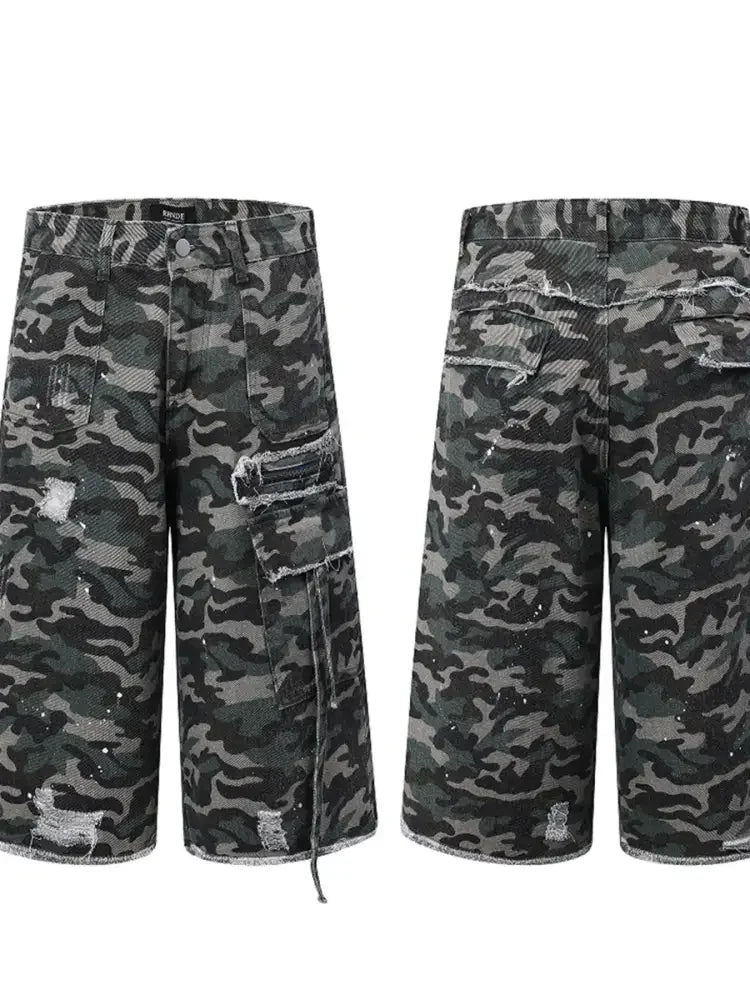 Men's Camo Print Cargo Denim Shorts with Multiple Pockets