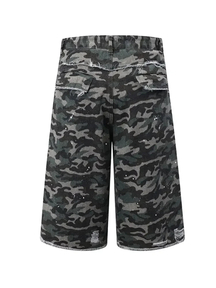 Men's Camo Print Cargo Denim Shorts with Multiple Pockets