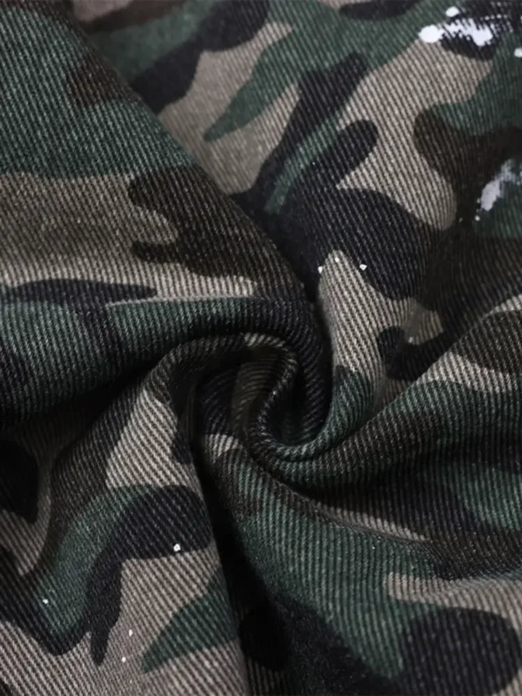 Men's Camo Print Cargo Denim Shorts with Multiple Pockets