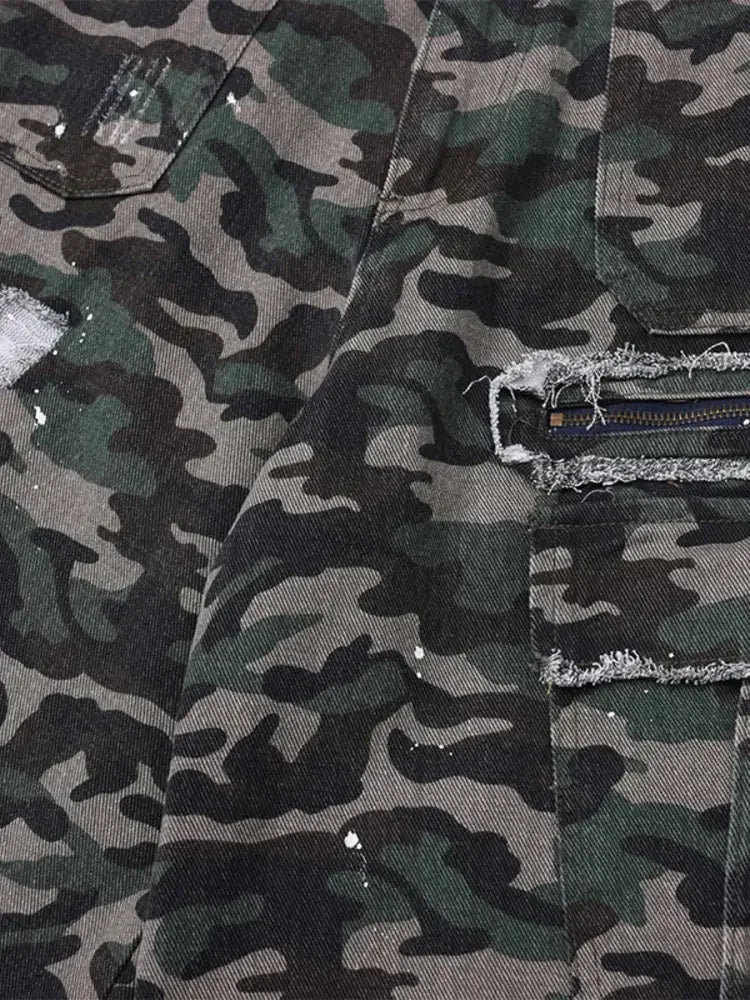 Men's Camo Print Cargo Denim Shorts with Multiple Pockets