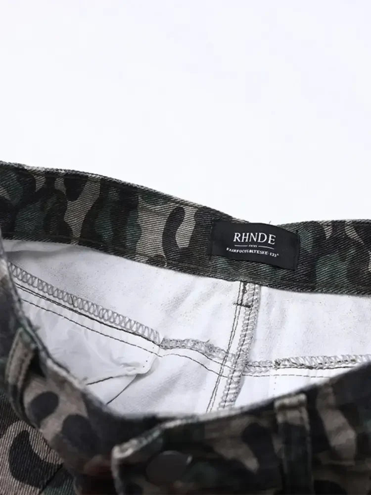 Men's Camo Print Cargo Denim Shorts with Multiple Pockets