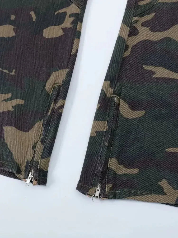 Men's Camouflage Bootcut Jeans with Seam Detail - Update AvenueTrendsi100400034030074100400034030074Men's Camouflage Bootcut Jeans with Seam DetailGreen