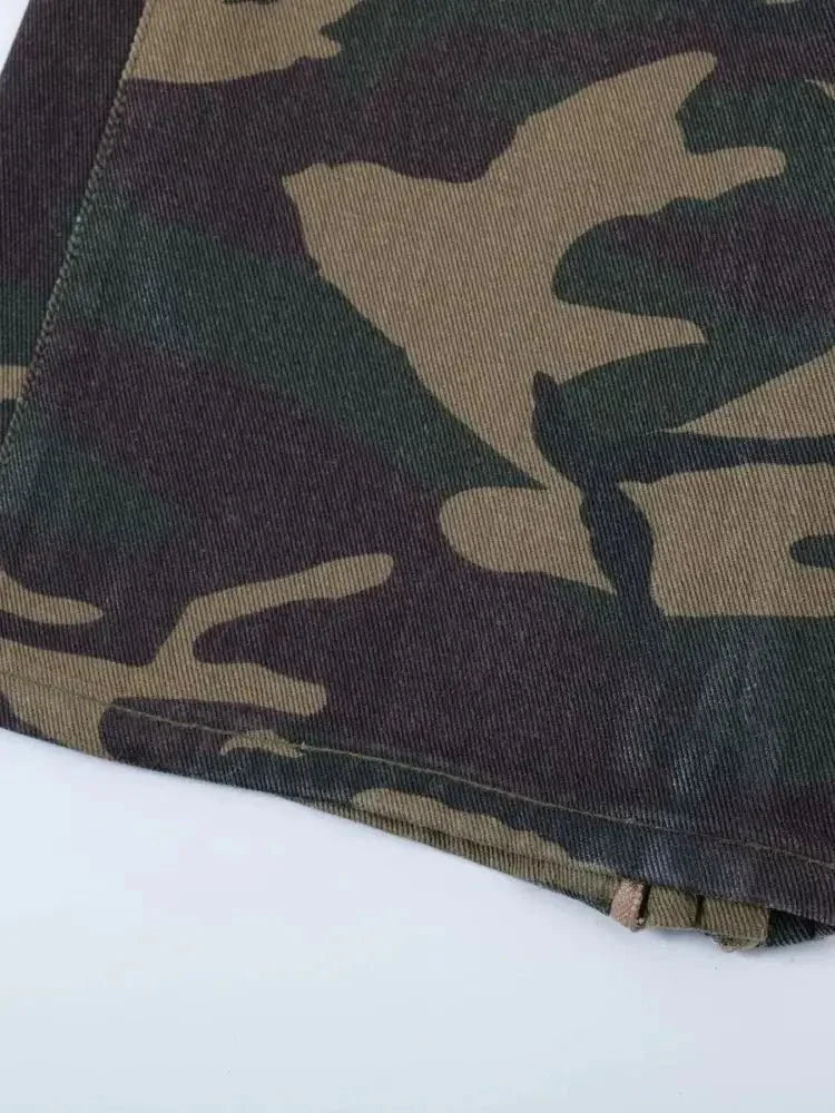 Men's Camouflage Bootcut Jeans with Seam Detail - Update AvenueTrendsi100400034030074100400034030074Men's Camouflage Bootcut Jeans with Seam DetailGreen