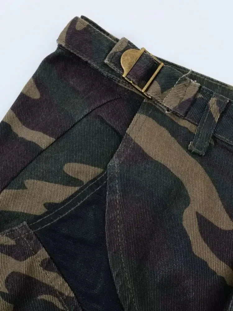 Men's Camouflage Bootcut Jeans with Seam Detail - Update AvenueTrendsi100400034030074100400034030074Men's Camouflage Bootcut Jeans with Seam DetailGreen