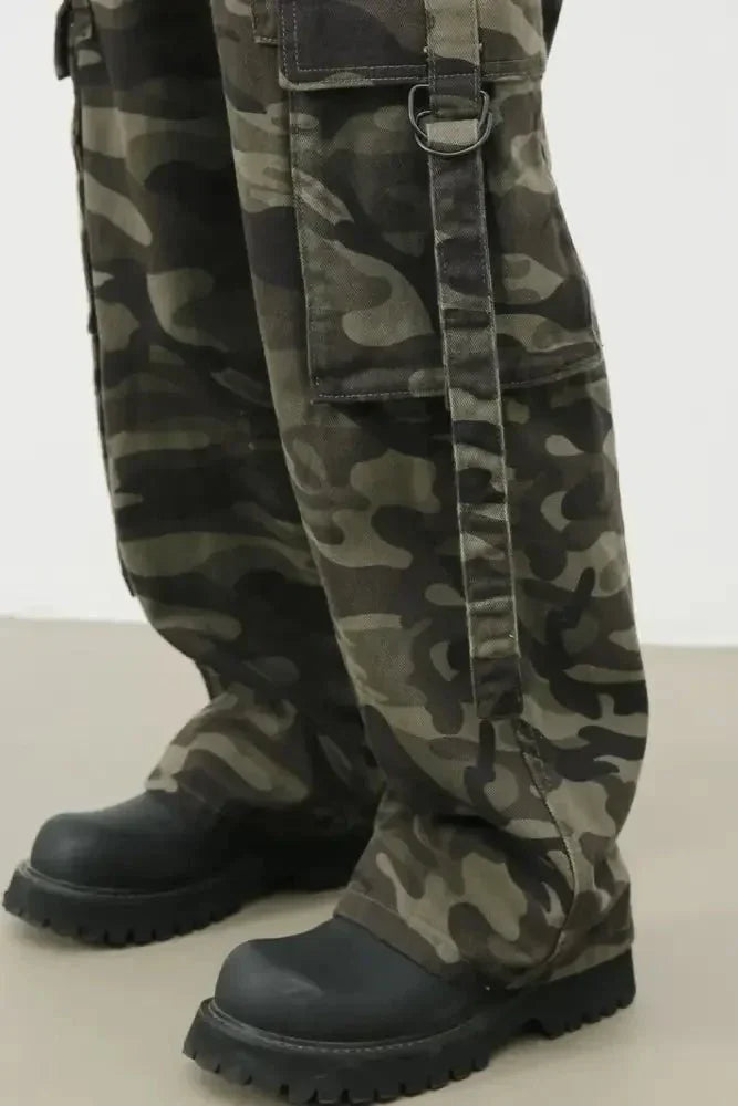 Men's Camouflage Cargo Jeans - Update AvenueTrendsi100400862989155100400862989155Men's Camouflage Cargo JeansGreen Camouflage