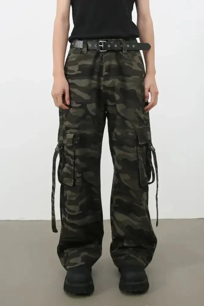 Men's Camouflage Cargo Jeans - Update AvenueTrendsi100400862989155100400862989155Men's Camouflage Cargo JeansGreen Camouflage