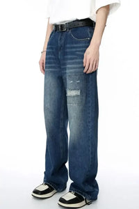 Men's Distressed Applique Straight Jeans