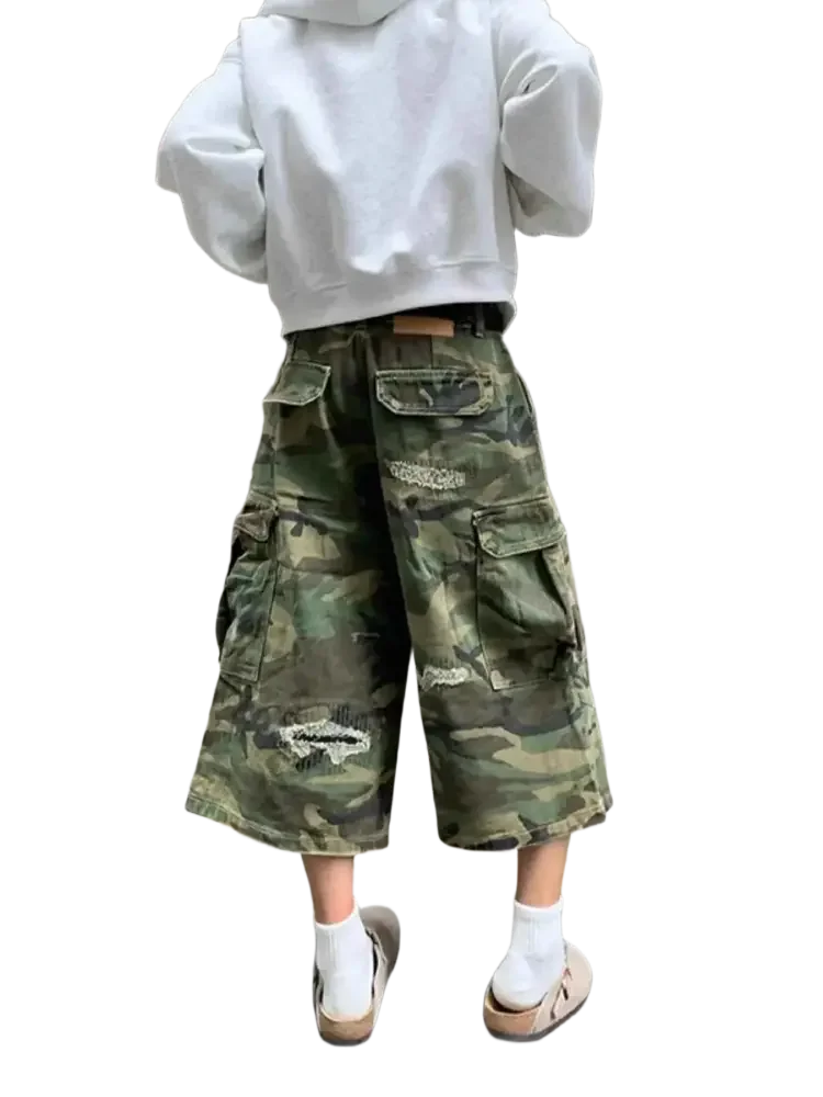 Plus size distressed camouflage cargo capris shorts for men with a loose fit