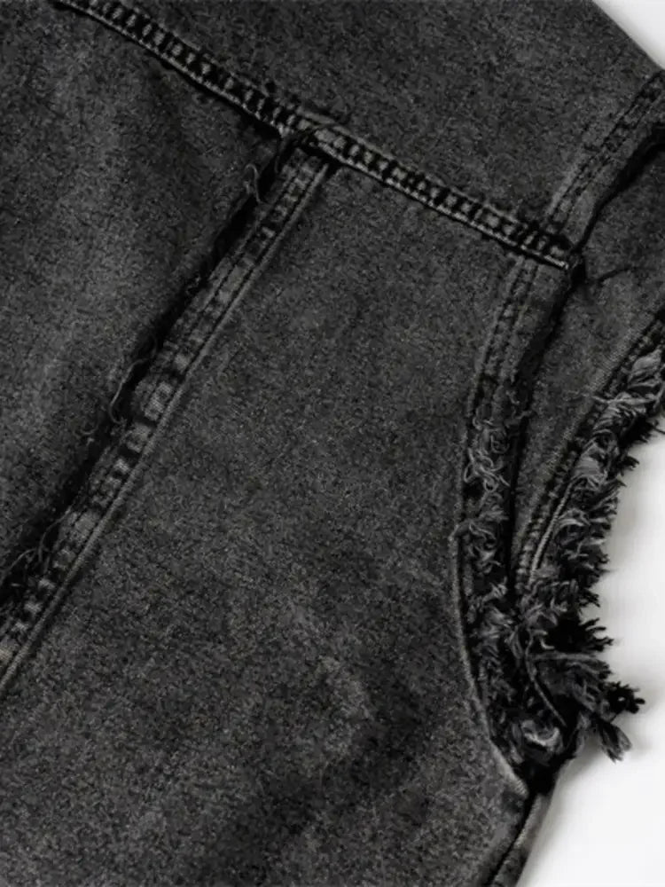 Men's Raw Hem Button Up Sleeveless Denim Jacket