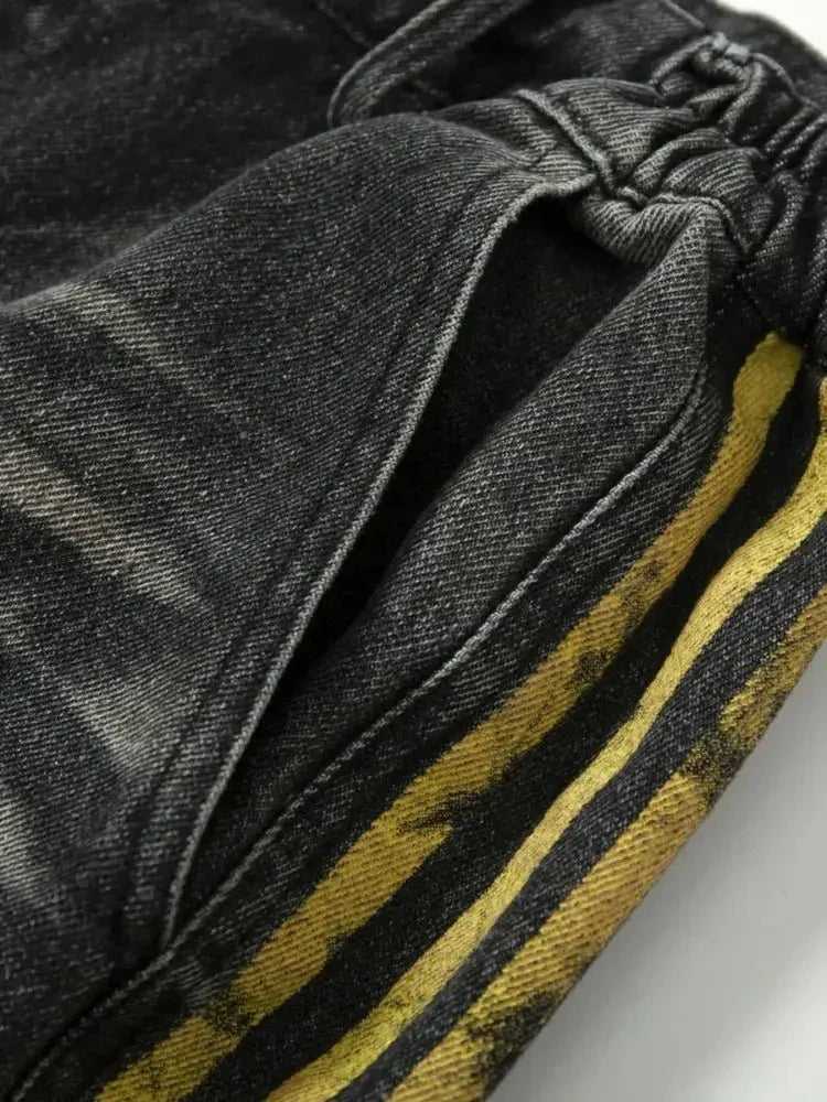 Men's Vintage Washed Wide Leg Jeans with Chain Detail - Update AvenueTrendsi100400573763134100400573763134Men's Vintage Washed Wide Leg Jeans with Chain DetailLava Black