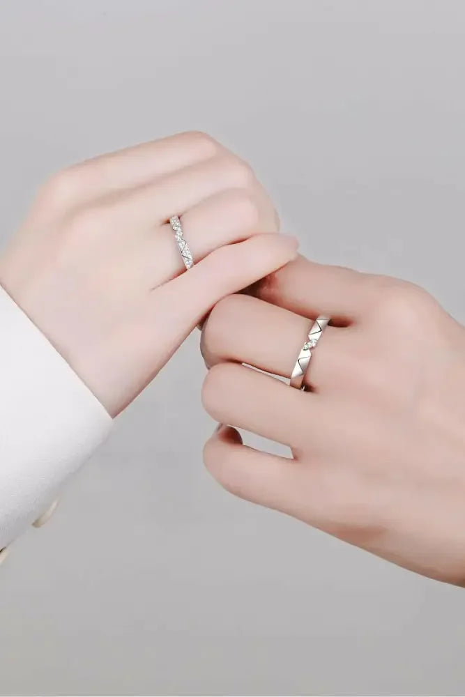 Moissanite Minimalist Rhodium-Plated Ring