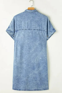 Oversized Button Down Denim Shirt Dress - Update AvenueDenim Dresses & SkirtsTrendsi10010037661164610010037661164666a5913d - 2a98 - 4e59 - b733 - c351e4afb4d3 - Max - OriginLight Blue