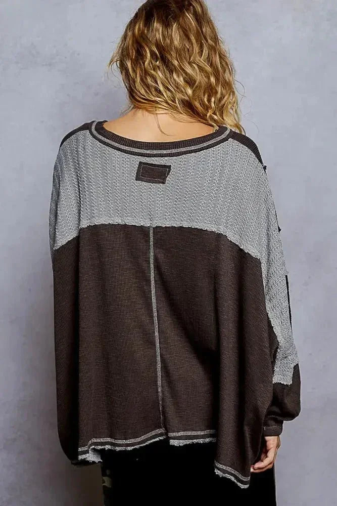 POL High - Low Hem Contrast Stitching V - Neck Top - Update AvenueT-ShirtsTrendsi100100984701333100100984701333ffccb960 - ca62 - 412f - 9464 - b1a315f5c822 - Max - OriginDark Gray