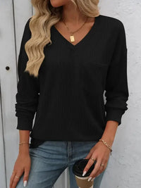 Ribbed V - Neck Long Sleeve T-Shirt - Update AvenueT-ShirtsTrendsi100100264341672100100264341672483c257a - 4a53 - 424c - b9b0 - 5f59a574ec4b - Max - OriginBlack